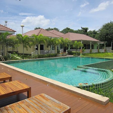 Ruen Maihom Riverside Cottage Kanchanaburi City Exterior photo