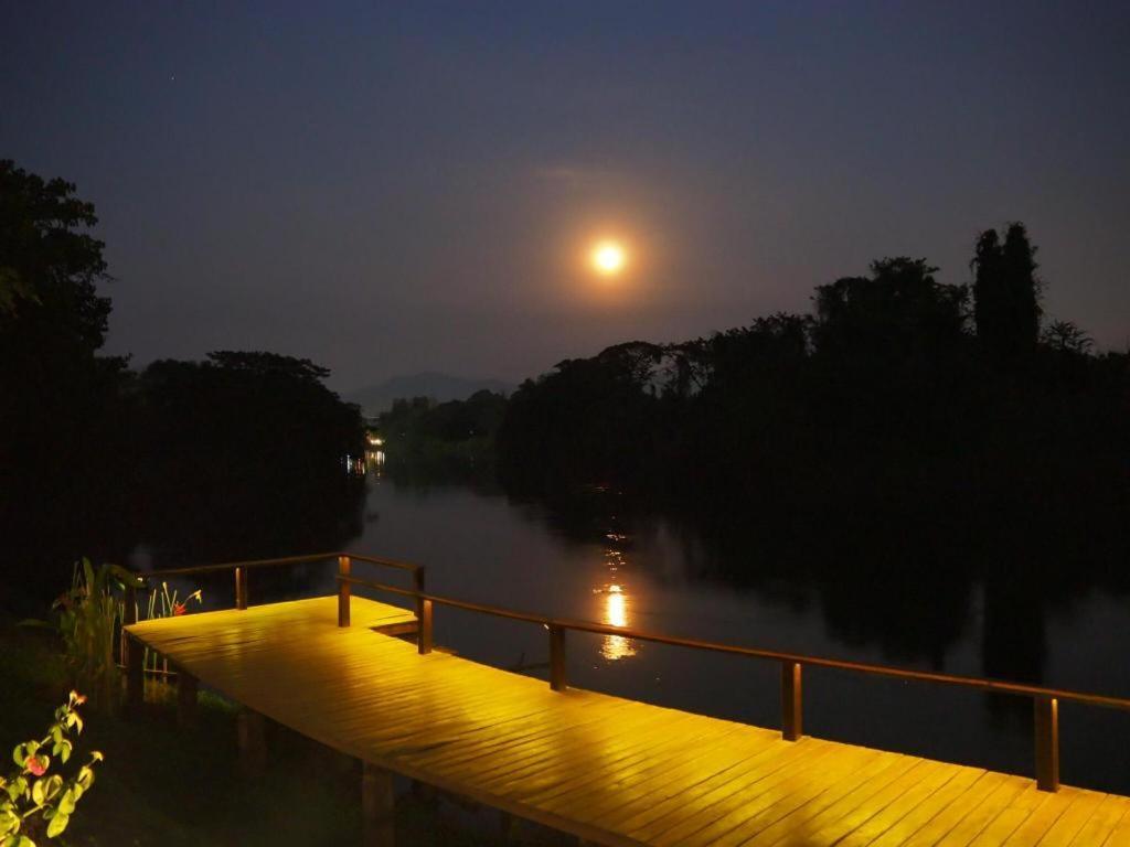 Ruen Maihom Riverside Cottage Kanchanaburi City Exterior photo