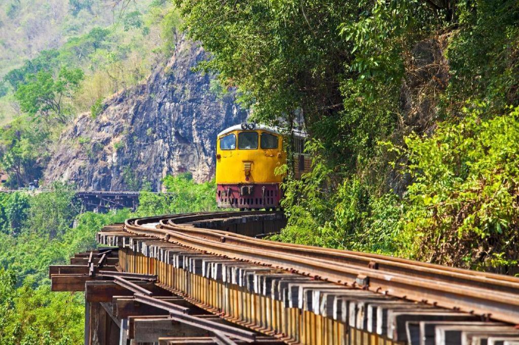 Ruen Maihom Riverside Cottage Kanchanaburi City Exterior photo
