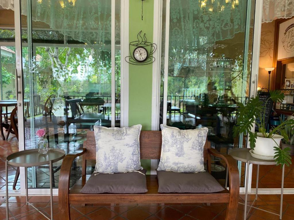 Ruen Maihom Riverside Cottage Kanchanaburi City Exterior photo