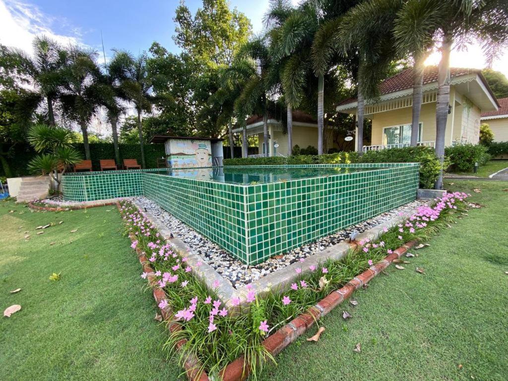 Ruen Maihom Riverside Cottage Kanchanaburi City Exterior photo