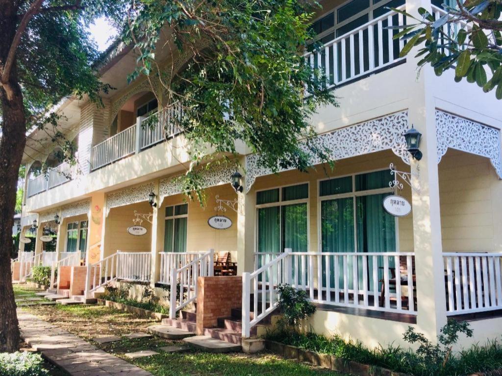 Ruen Maihom Riverside Cottage Kanchanaburi City Exterior photo