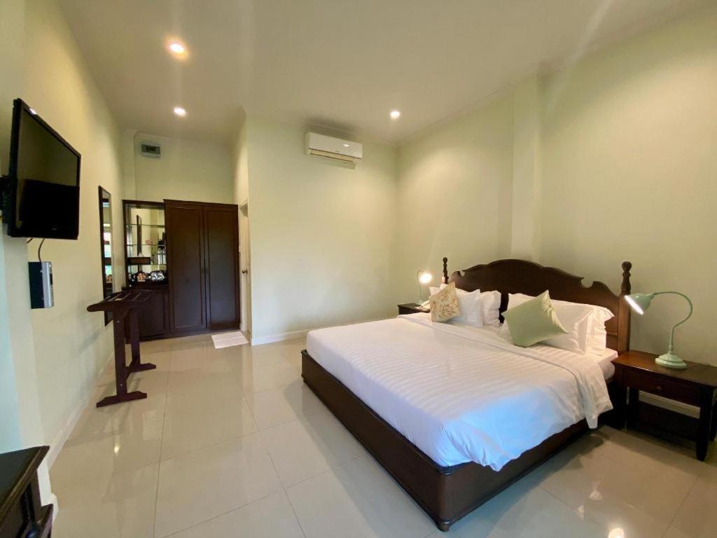 Ruen Maihom Riverside Cottage Kanchanaburi City Exterior photo