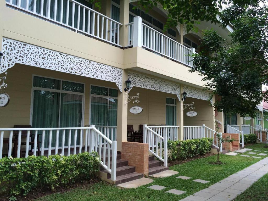Ruen Maihom Riverside Cottage Kanchanaburi City Exterior photo