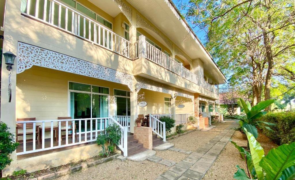 Ruen Maihom Riverside Cottage Kanchanaburi City Exterior photo