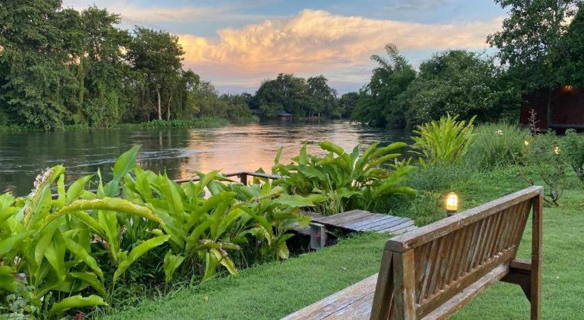 Ruen Maihom Riverside Cottage Kanchanaburi City Exterior photo